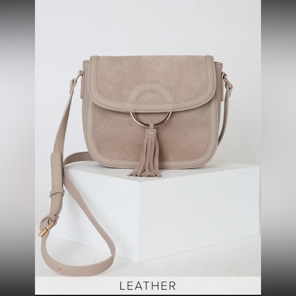 Lulus Accessories - Lulu’s Lenox Taupe Suede Leather Purse